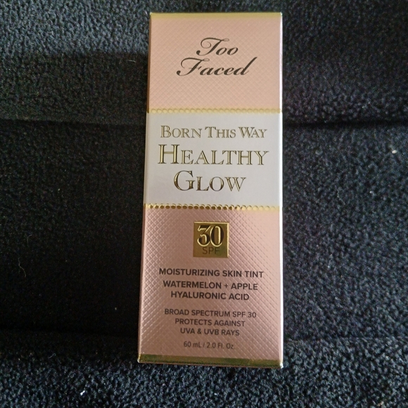 Too Faced Born This Way Healthy Glow Moisturizing Skin Tint Maple💄🤩 - Picture 1 of 4